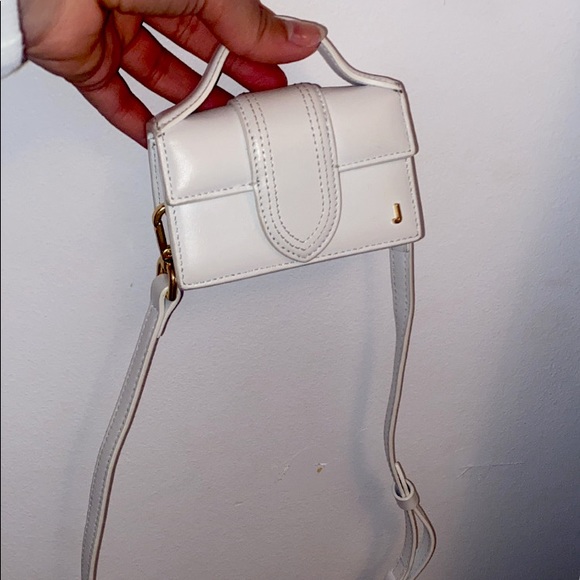 Jacquemus "Mini Bambino" white for sell ! Like new comes with his bag - Picture 4 of 4